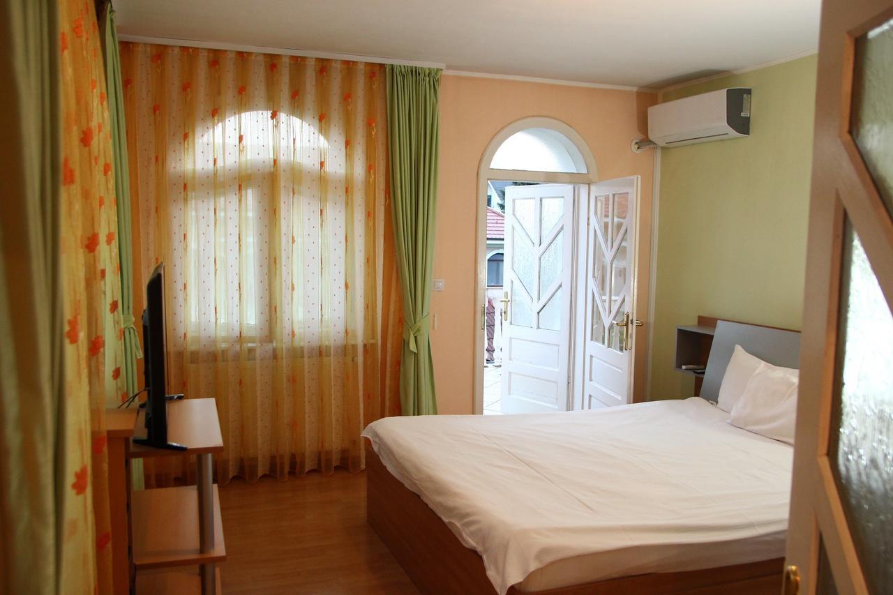 Casa Monica Hotell Băile Felix Exteriör bild