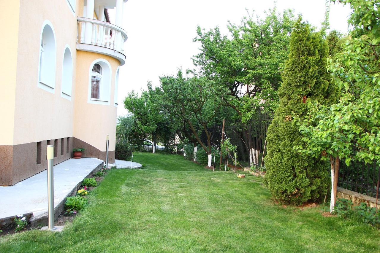 Casa Monica Hotell Băile Felix Exteriör bild