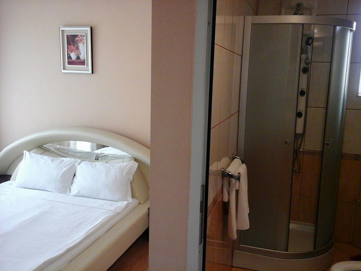 Casa Monica Hotell Băile Felix Exteriör bild